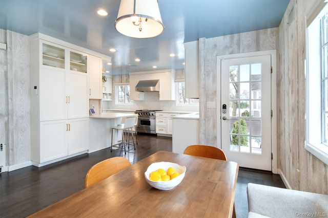 30 Locust Lane, Bronxville, NY 10708