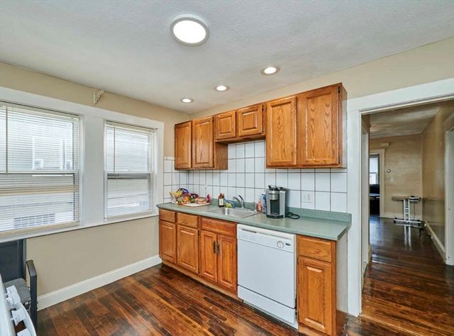 53 Fairfax St 1, Somerville, MA 02144