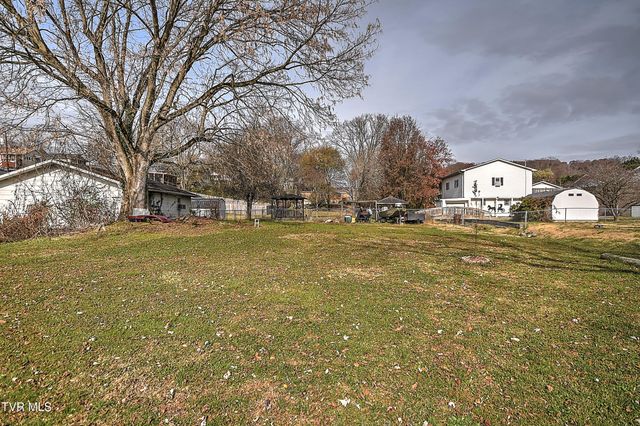 225 Old Beason Well Road, Kingsport, TN 37660