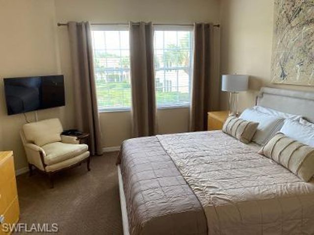 100 L Ambiance CIR E 201, Naples, FL 34108