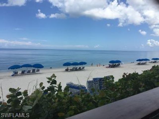 100 L Ambiance CIR E 201, Naples, FL 34108