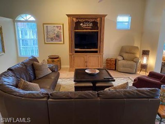 100 L Ambiance CIR E 201, Naples, FL 34108