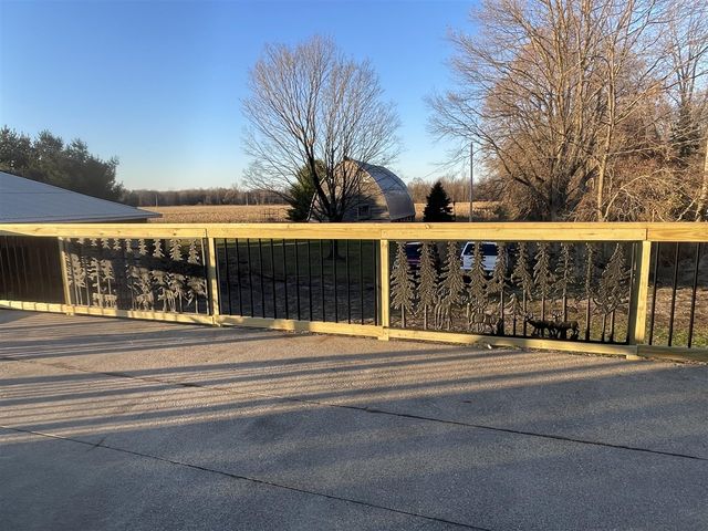 75512 County Road 665, Lawton, MI 49065