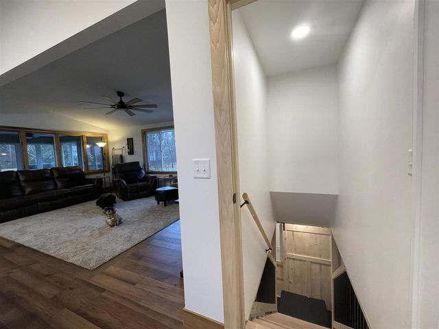 75512 County Road 665, Lawton, MI 49065