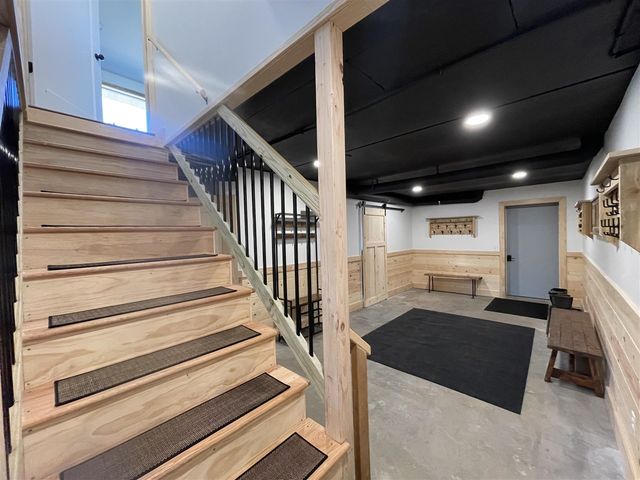 75512 County Road 665, Lawton, MI 49065