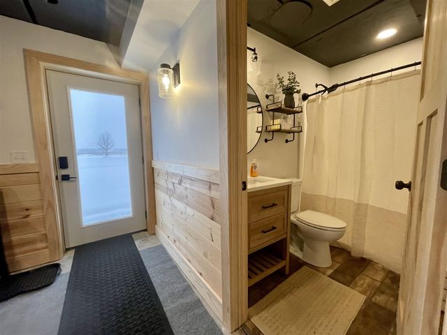 75512 County Road 665, Lawton, MI 49065