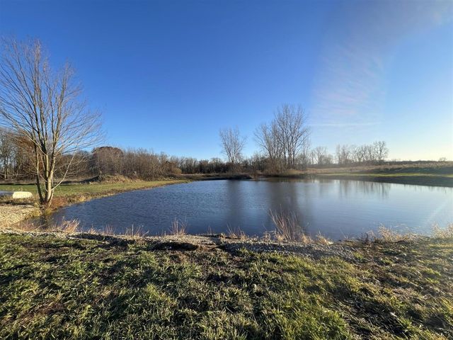 75512 County Road 665, Lawton, MI 49065