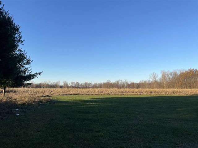 75512 County Road 665, Lawton, MI 49065