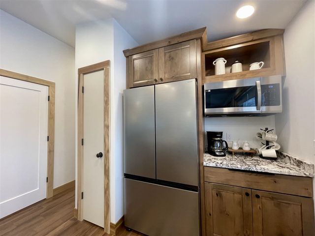 75512 County Road 665, Lawton, MI 49065