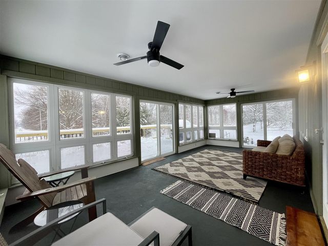 75512 County Road 665, Lawton, MI 49065