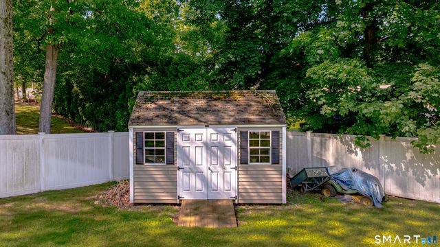 261 Spring Road, North Haven, CT 06473