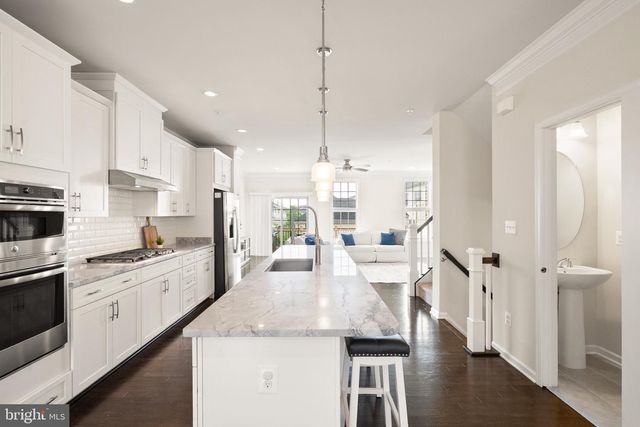 43197 HALKETT SQ, Ashburn, VA 20148