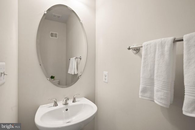43197 HALKETT SQ, Ashburn, VA 20148
