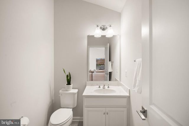 43197 HALKETT SQ, Ashburn, VA 20148