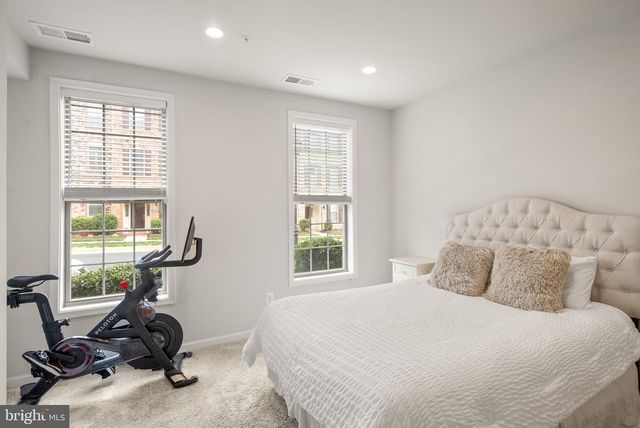 43197 HALKETT SQ, Ashburn, VA 20148