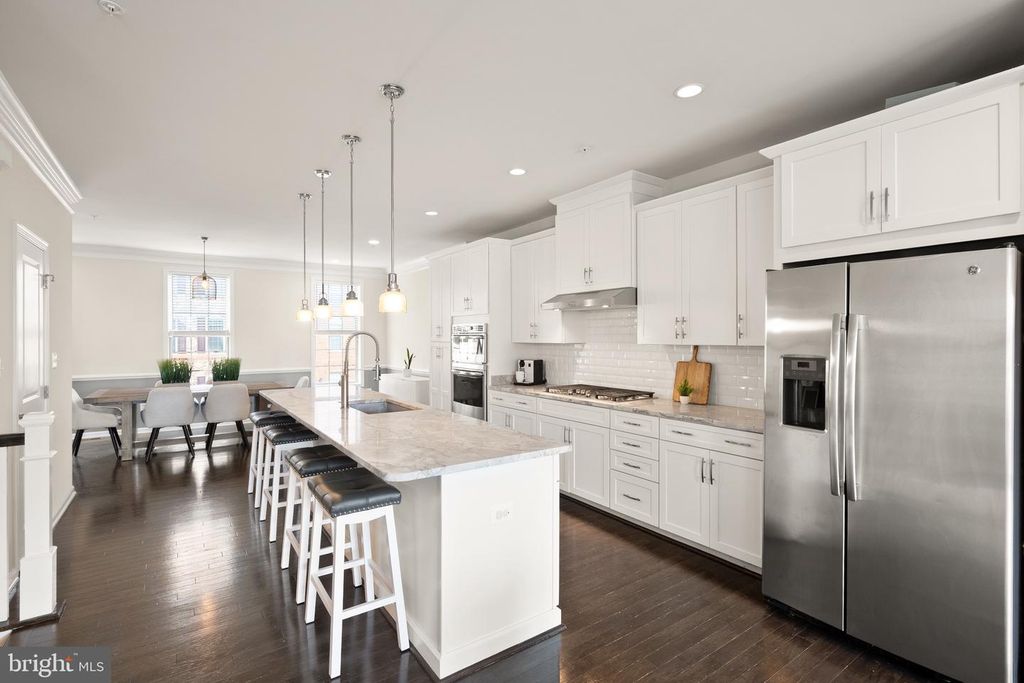 43197 HALKETT SQ, Ashburn, VA 20148