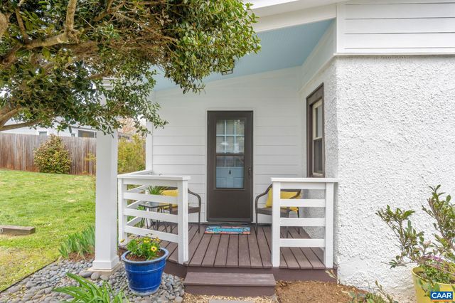 207 DOUGLAS AVE, Charlottesville, VA 22902