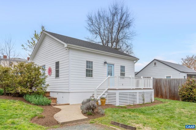 207 DOUGLAS AVE, Charlottesville, VA 22902