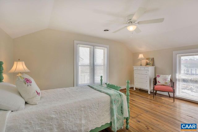 207 DOUGLAS AVE, Charlottesville, VA 22902