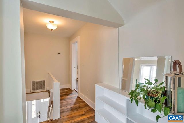 207 DOUGLAS AVE, Charlottesville, VA 22902