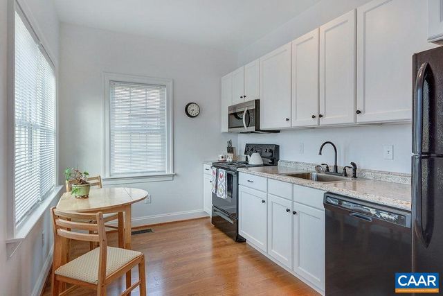 207 DOUGLAS AVE, Charlottesville, VA 22902