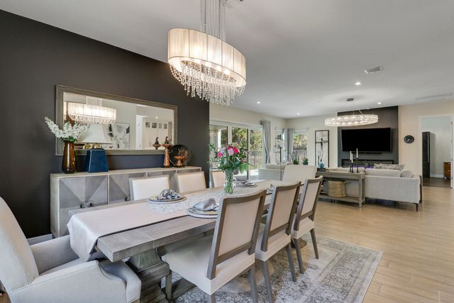 2475 NE Evinrude Circle, Jensen Beach, FL 34957