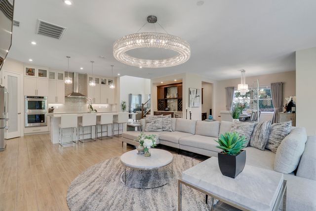 2475 NE Evinrude Circle, Jensen Beach, FL 34957