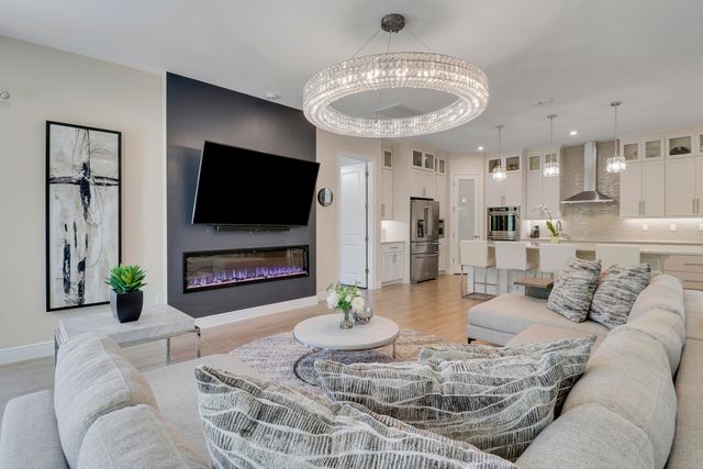 2475 NE Evinrude Circle, Jensen Beach, FL 34957