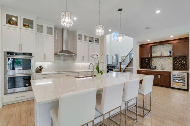 2475 NE Evinrude Circle, Jensen Beach, FL 34957