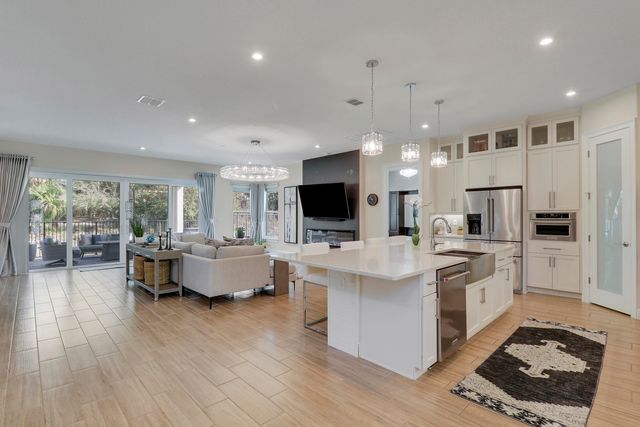 2475 NE Evinrude Circle, Jensen Beach, FL 34957