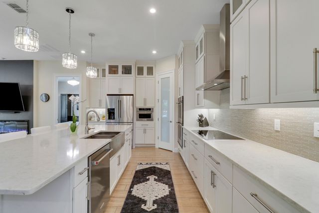 2475 NE Evinrude Circle, Jensen Beach, FL 34957