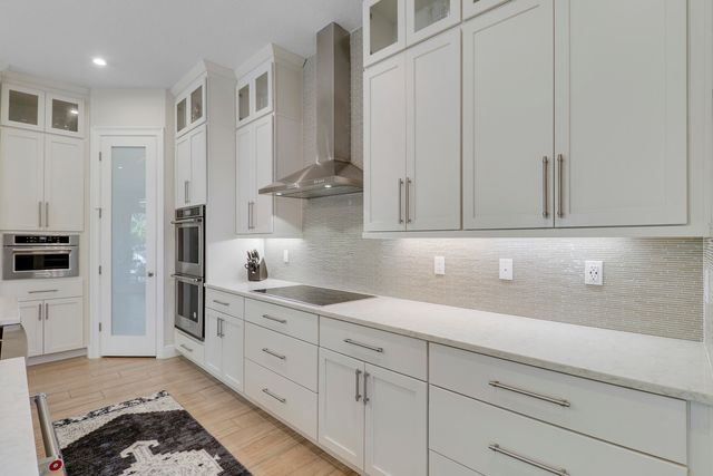 2475 NE Evinrude Circle, Jensen Beach, FL 34957