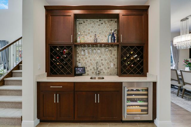 2475 NE Evinrude Circle, Jensen Beach, FL 34957