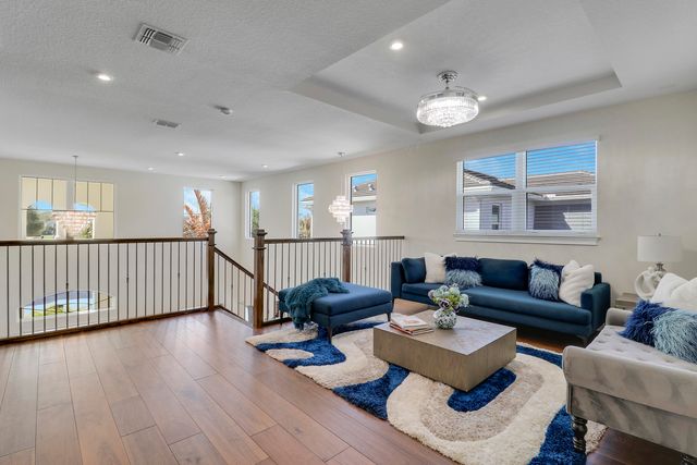 2475 NE Evinrude Circle, Jensen Beach, FL 34957