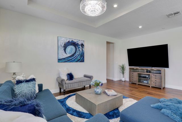 2475 NE Evinrude Circle, Jensen Beach, FL 34957