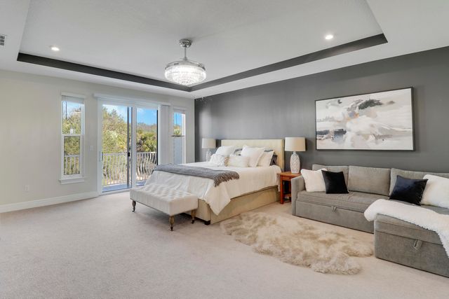 2475 NE Evinrude Circle, Jensen Beach, FL 34957