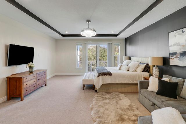 2475 NE Evinrude Circle, Jensen Beach, FL 34957