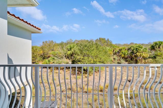 2475 NE Evinrude Circle, Jensen Beach, FL 34957