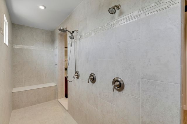 2475 NE Evinrude Circle, Jensen Beach, FL 34957