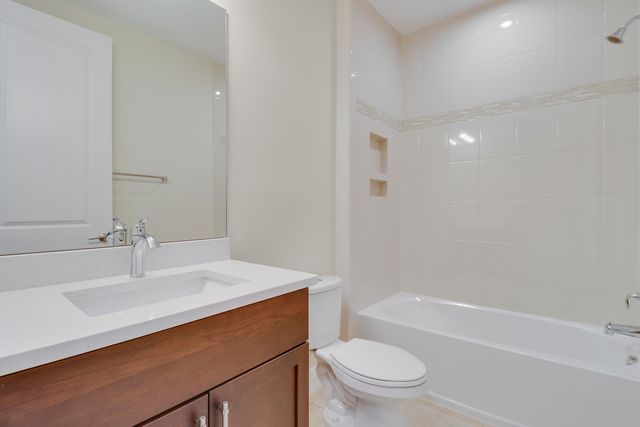 2475 NE Evinrude Circle, Jensen Beach, FL 34957