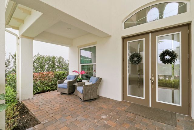 2475 NE Evinrude Circle, Jensen Beach, FL 34957