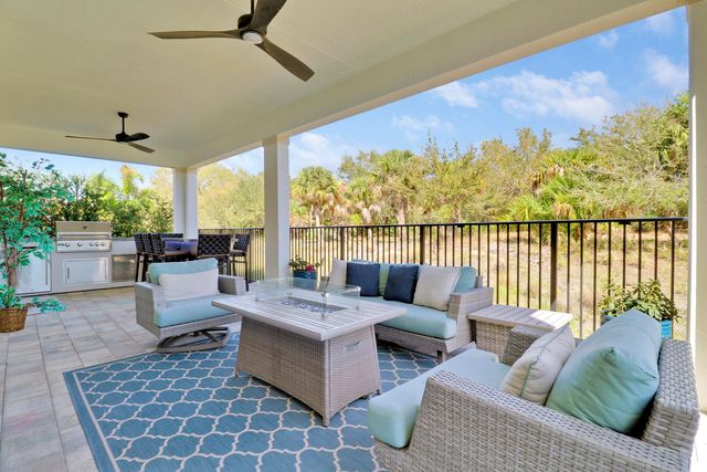 2475 NE Evinrude Circle, Jensen Beach, FL 34957