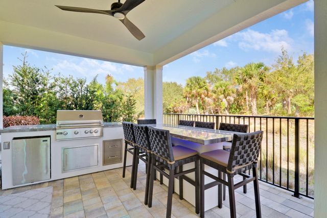 2475 NE Evinrude Circle, Jensen Beach, FL 34957