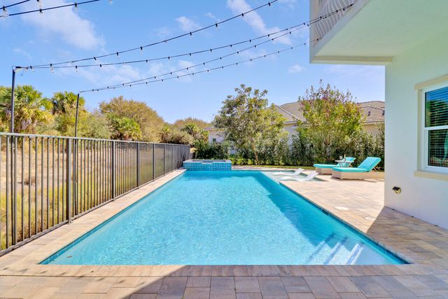 2475 NE Evinrude Circle, Jensen Beach, FL 34957