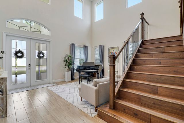 2475 NE Evinrude Circle, Jensen Beach, FL 34957