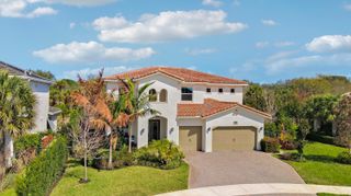 2475 NE Evinrude Circle, Jensen Beach, FL 34957