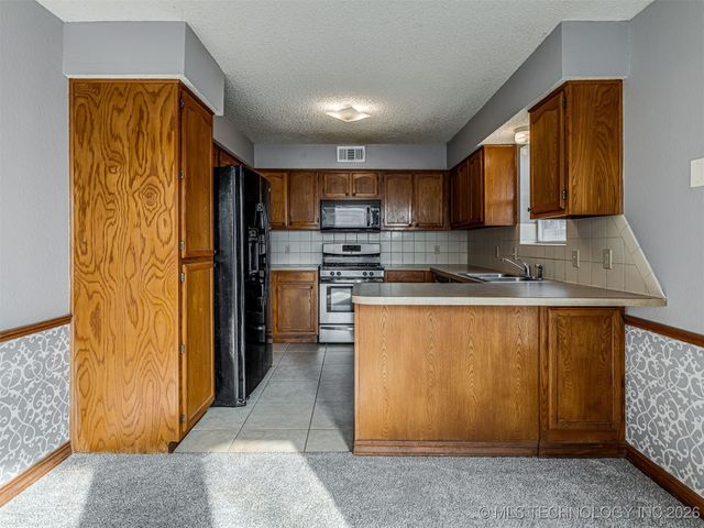 8307 N 126th East Avenue, Owasso, OK 74055