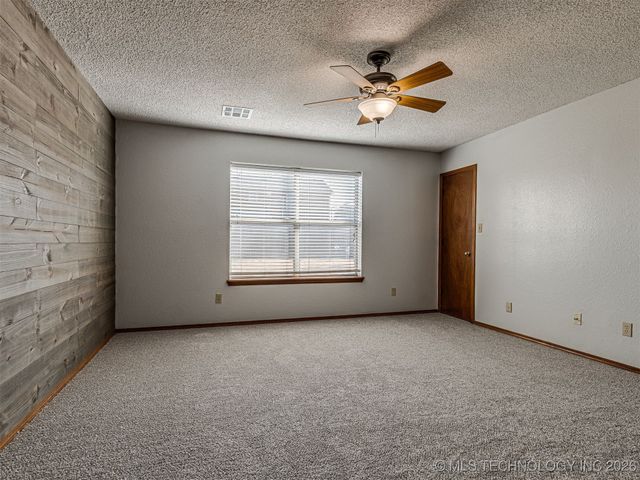 8307 N 126th East Avenue, Owasso, OK 74055