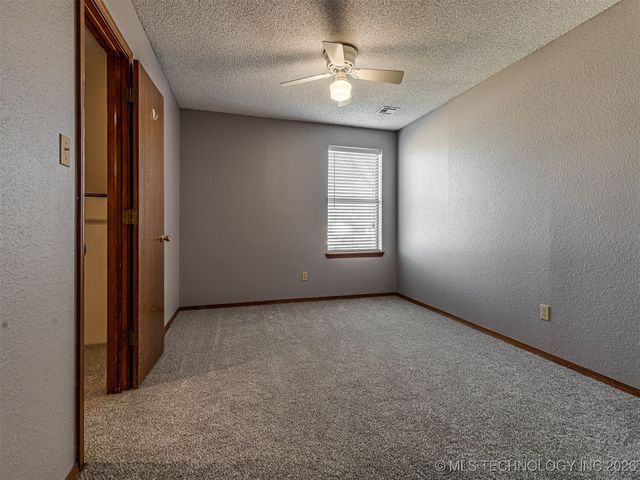 8307 N 126th East Avenue, Owasso, OK 74055