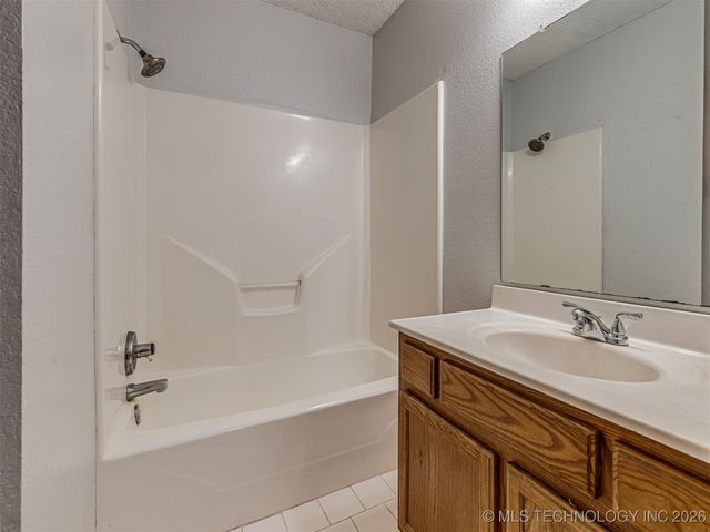 8307 N 126th East Avenue, Owasso, OK 74055